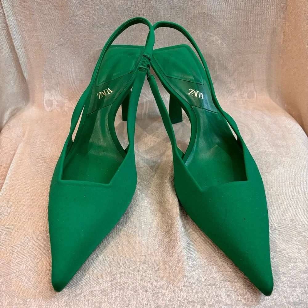 ZARA Sz 41 Kelly Green Pointy Heels Adjustable Buckle Closure Fabric Slingbacks